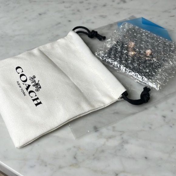 🆕Coach Earring and Necklace Set in Rose Gold Plated Brass - Picture 7 of 8